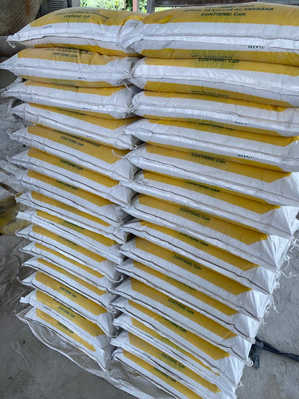 Sacos de carbonato de calcio listos para despacho — Carbonatos de Honduras